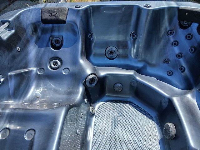 Baja spas 6 persoons jacuzzi en buitenspa - afbeelding 19 van  37