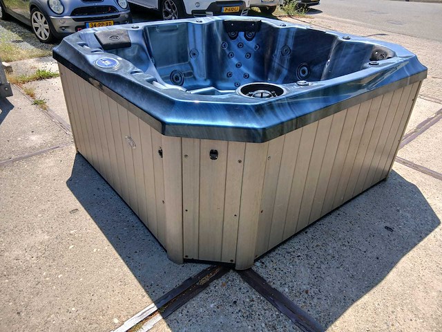 Baja spas 6 persoons jacuzzi en buitenspa - afbeelding 22 van  37