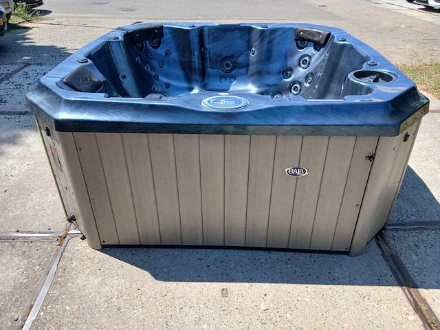 Baja spas 6 persoons jacuzzi en buitenspa - afbeelding 26 van  37