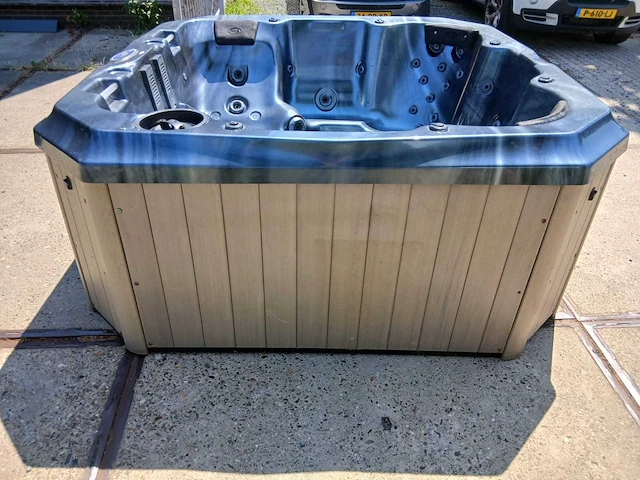 Baja spas 6 persoons jacuzzi en buitenspa - afbeelding 8 van  37