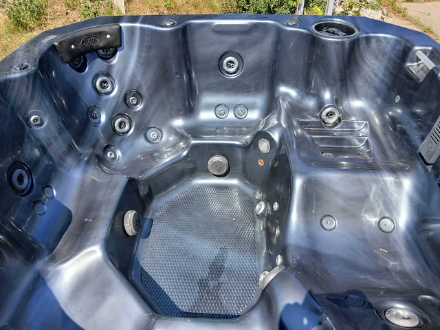 Baja spas 6 persoons jacuzzi en buitenspa - afbeelding 14 van  37