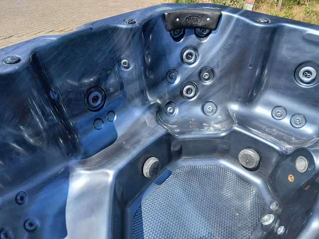 Baja spas 6 persoons jacuzzi en buitenspa - afbeelding 18 van  37