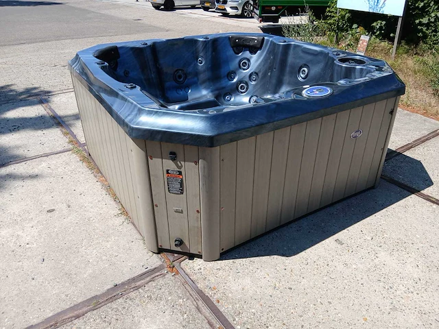Baja spas 6 persoons jacuzzi en buitenspa - afbeelding 31 van  37