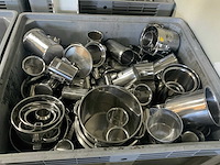 Bak met rvs pannen en divers (4x) - afbeelding 3 van  5