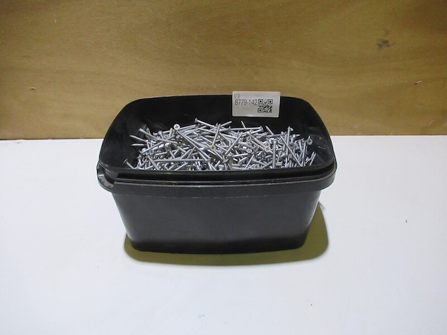 Bak met spaanderplaatschroeven poppers, kruiskop - afbeelding 1 van  2