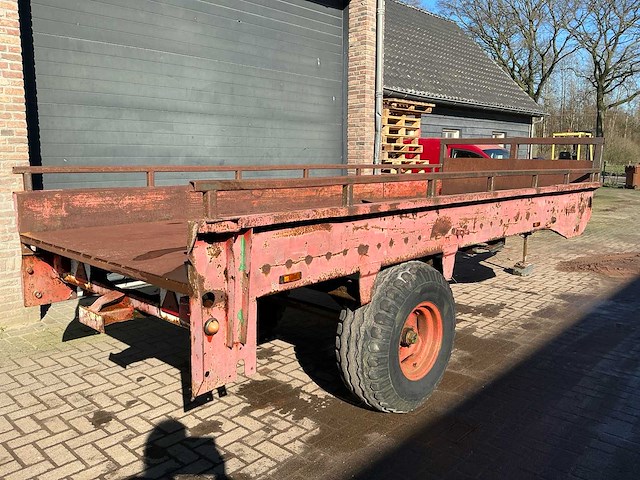 Bakkenwagen voor aan de kraan - afbeelding 23 van  27