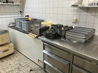 Bakkerij accessoires met vriezer