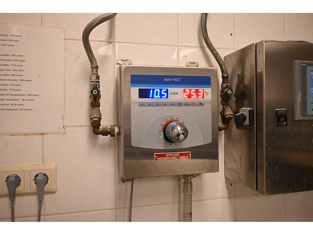 Baktec b1 ceres 2 waterkoel- en doseerapparaat inclusief (2022) baktec bkl 200 ice ef chiller - afbeelding 1 van  5