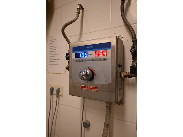 Baktec b1 ceres 2 waterkoel- en doseerapparaat inclusief (2022) baktec bkl 200 ice ef chiller - afbeelding 2 van  5