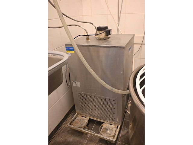 Baktec b1 ceres 2 waterkoel- en doseerapparaat inclusief (2022) baktec bkl 200 ice ef chiller - afbeelding 4 van  5