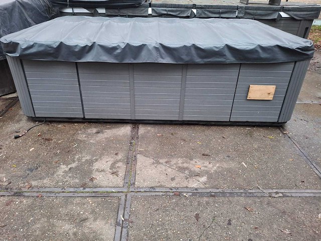 Balboa 10 persoons theater jacuzzi en buitenspa - afbeelding 9 van  21