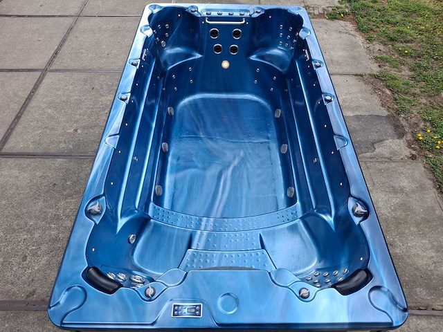 Balboa 10 persoons zwemspa jacuzzi en buitenspa - afbeelding 4 van  19