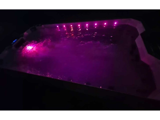 Balboa 10 persoons zwemspa jacuzzi en buitenspa - afbeelding 21 van  23