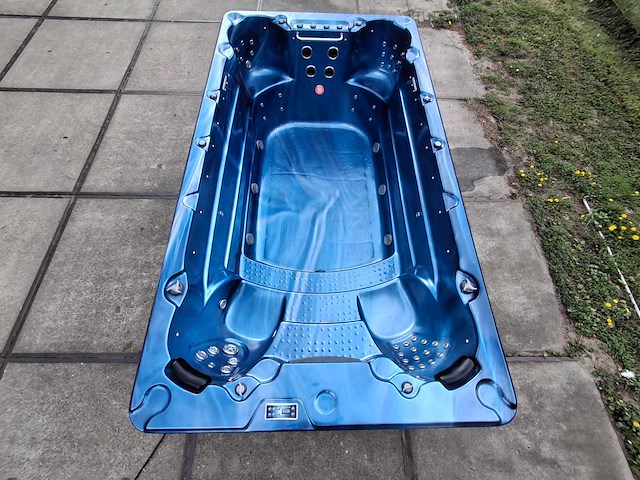 Balboa 10 persoons zwemspa jacuzzi en buitenspa - afbeelding 10 van  19