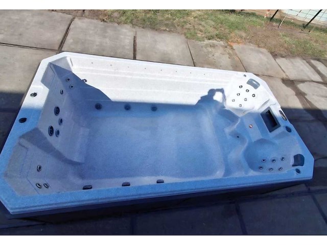 Balboa 10 persoons zwemspa jacuzzi en buitenspa - afbeelding 2 van  23