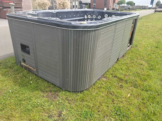 Balboa 10 persoons zwemspa jacuzzi en buitenspa - afbeelding 1 van  22