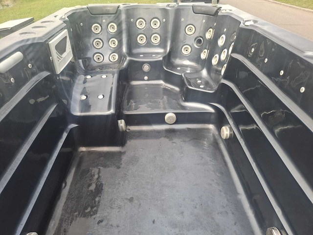 Balboa 10 persoons zwemspa jacuzzi en buitenspa - afbeelding 12 van  22