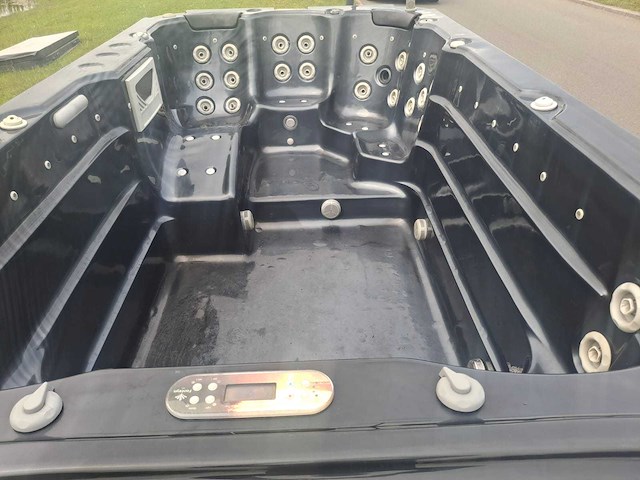 Balboa 10 persoons zwemspa jacuzzi en buitenspa - afbeelding 14 van  22