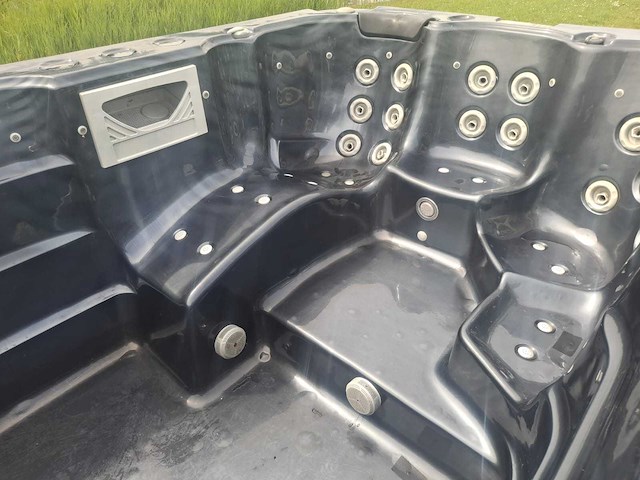Balboa 10 persoons zwemspa jacuzzi en buitenspa - afbeelding 15 van  22