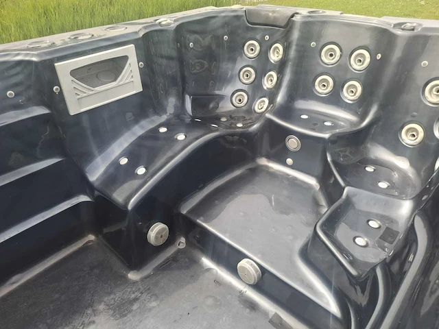 Balboa 10 persoons zwemspa jacuzzi en buitenspa - afbeelding 22 van  36