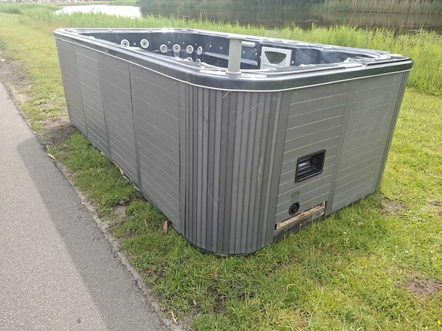 Balboa 10 persoons zwemspa jacuzzi en buitenspa - afbeelding 33 van  36
