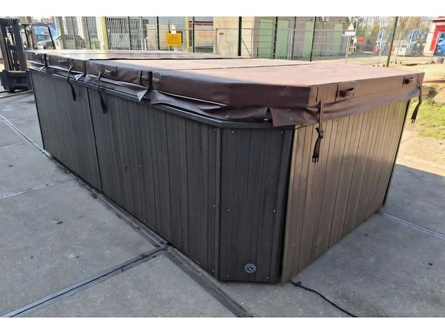Balboa 10 persoons zwemspa jacuzzi en buitenspa - afbeelding 14 van  23