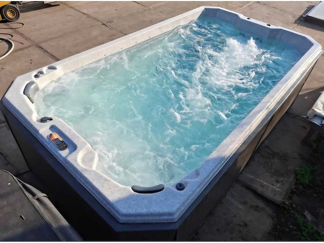 Balboa 10 persoons zwemspa jacuzzi en buitenspa - afbeelding 18 van  23