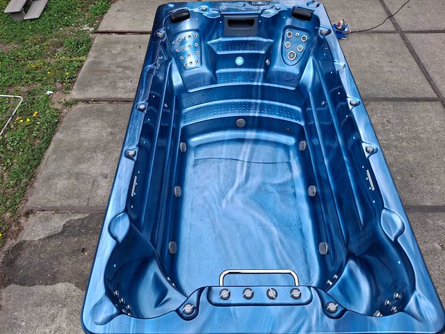 Balboa 10 persoons zwemspa jacuzzi en buitenspa - afbeelding 13 van  19