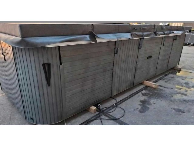 Balboa 14 persoons dubbele cabine zwemspa jacuzzi en buitenspa - afbeelding 19 van  23