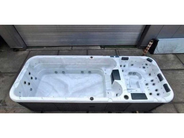 Balboa 14 persoons dubbele cabine zwemspa jacuzzi en buitenspa - afbeelding 4 van  23