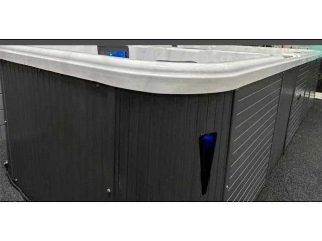 Balboa 14 persoons dubbele cabine zwemspa jacuzzi en buitenspa - afbeelding 4 van  23