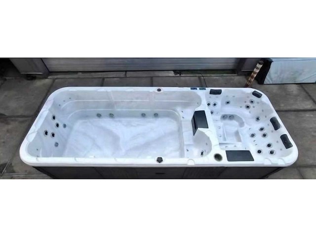 Balboa 14 persoons dubbele cabine zwemspa jacuzzi en buitenspa - afbeelding 22 van  23