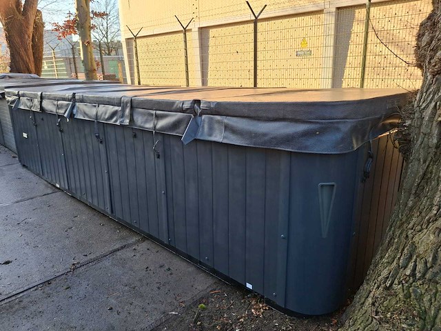 Balboa 15 persoons dubbele cabine jacuzzi en buitenspa - afbeelding 6 van  19