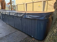 Balboa 15 persoons dubbele cabine jacuzzi en buitenspa - afbeelding 3 van  14