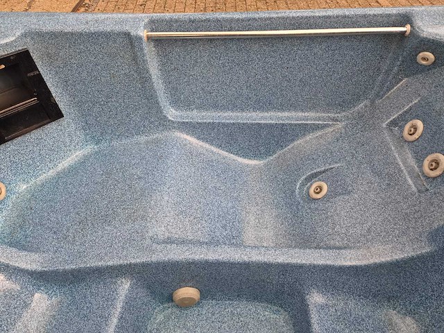 Balboa 3 persoons jacuzzi en buitenspa - afbeelding 9 van  28