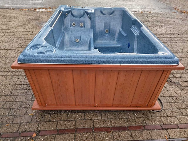 Balboa 3 persoons jacuzzi en buitenspa - afbeelding 17 van  28