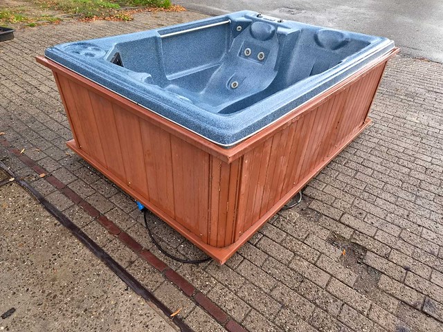 Balboa 3 persoons jacuzzi en buitenspa - afbeelding 18 van  28