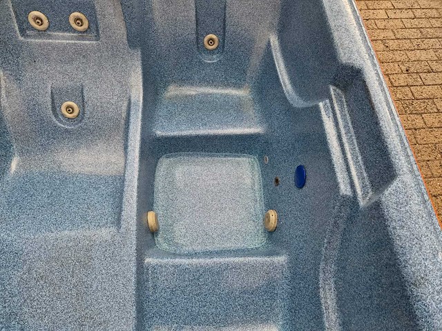 Balboa 3 persoons jacuzzi en buitenspa - afbeelding 28 van  28