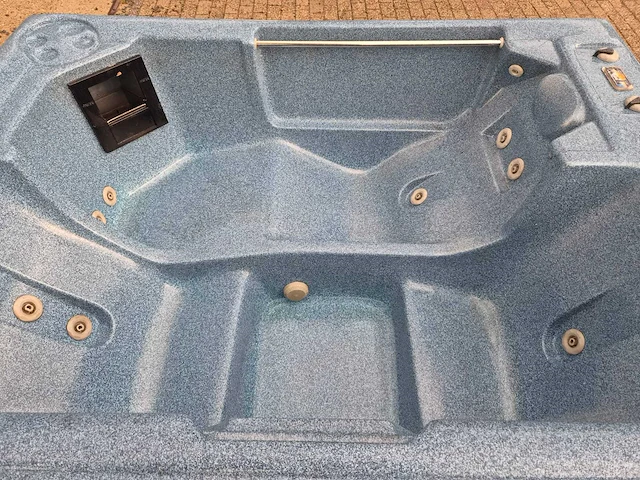 Balboa 3 persoons jacuzzi en buitenspa - afbeelding 7 van  28
