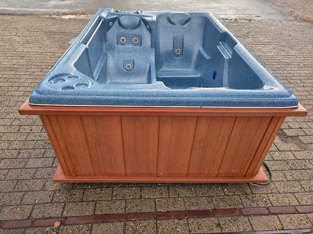 Balboa 3 persoons jacuzzi en buitenspa - afbeelding 17 van  28