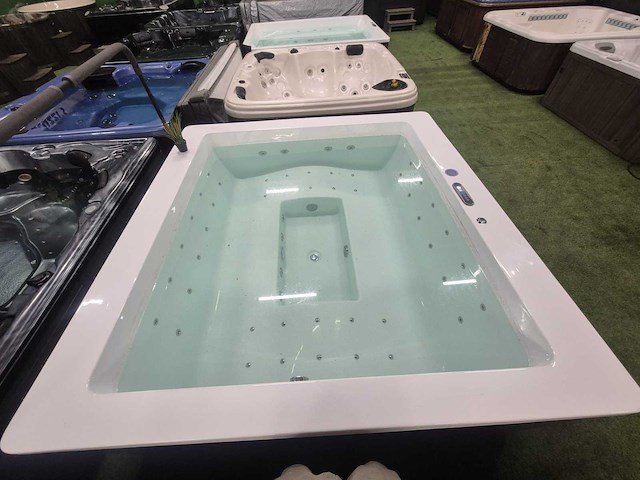Balboa 4 persoons design spa jacuzzi en buitenspa - afbeelding 18 van  22
