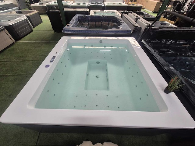 Balboa 4 persoons design spa jacuzzi en buitenspa - afbeelding 22 van  22