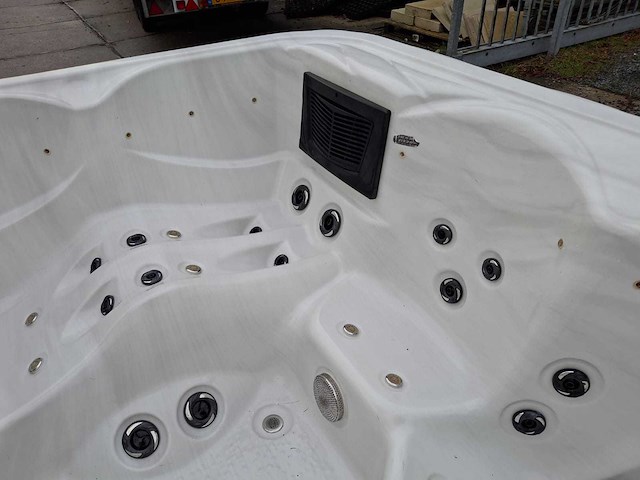 Balboa 5 persoons jacuzzi en buitenspa - afbeelding 9 van  25