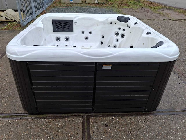 Balboa 5 persoons jacuzzi en buitenspa - afbeelding 22 van  25