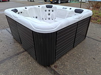 Balboa 5 persoons jacuzzi en buitenspa - afbeelding 23 van  25