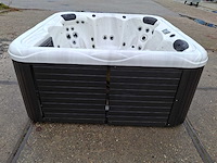 Balboa 5 persoons jacuzzi en buitenspa - afbeelding 18 van  25
