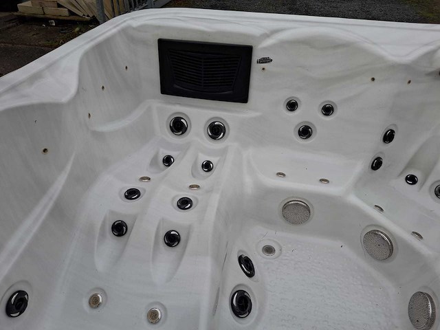 Balboa 5 persoons jacuzzi en buitenspa - afbeelding 25 van  25