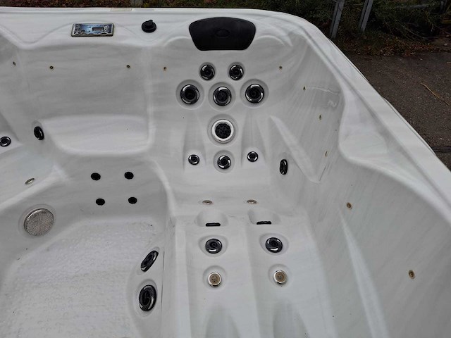 Balboa 5 persoons jacuzzi en buitenspa - afbeelding 5 van  25