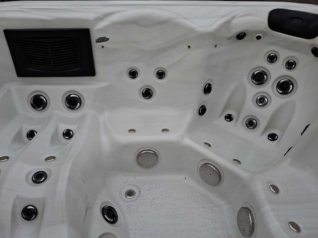 Balboa 5 persoons jacuzzi en buitenspa - afbeelding 13 van  25