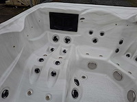Balboa 5 persoons jacuzzi en buitenspa - afbeelding 25 van  25